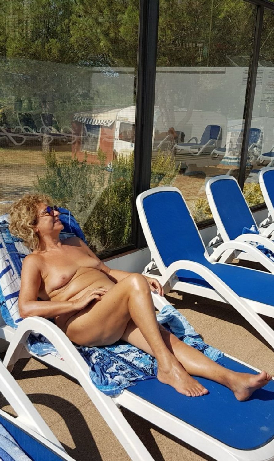 Public/Outdoors #zMiWfuEt